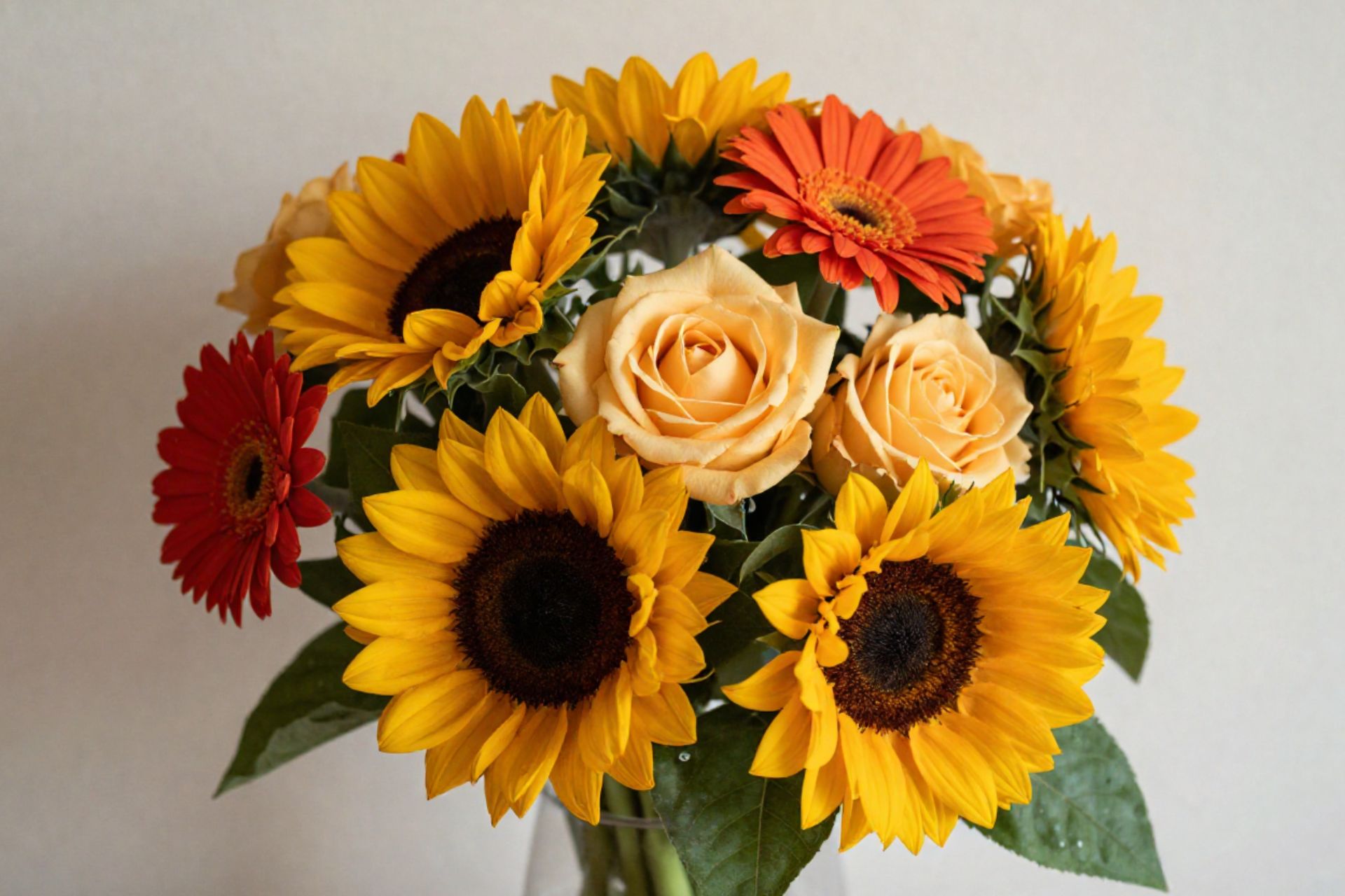 Ma come scegliere il bouquet perfetto? Ogni evento, persona o momento speciale merita infatti una composizione diversa, studiata per trasmettere il messaggio giusto con armonia ed eleganza.
